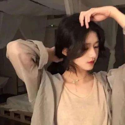 八个拔河女